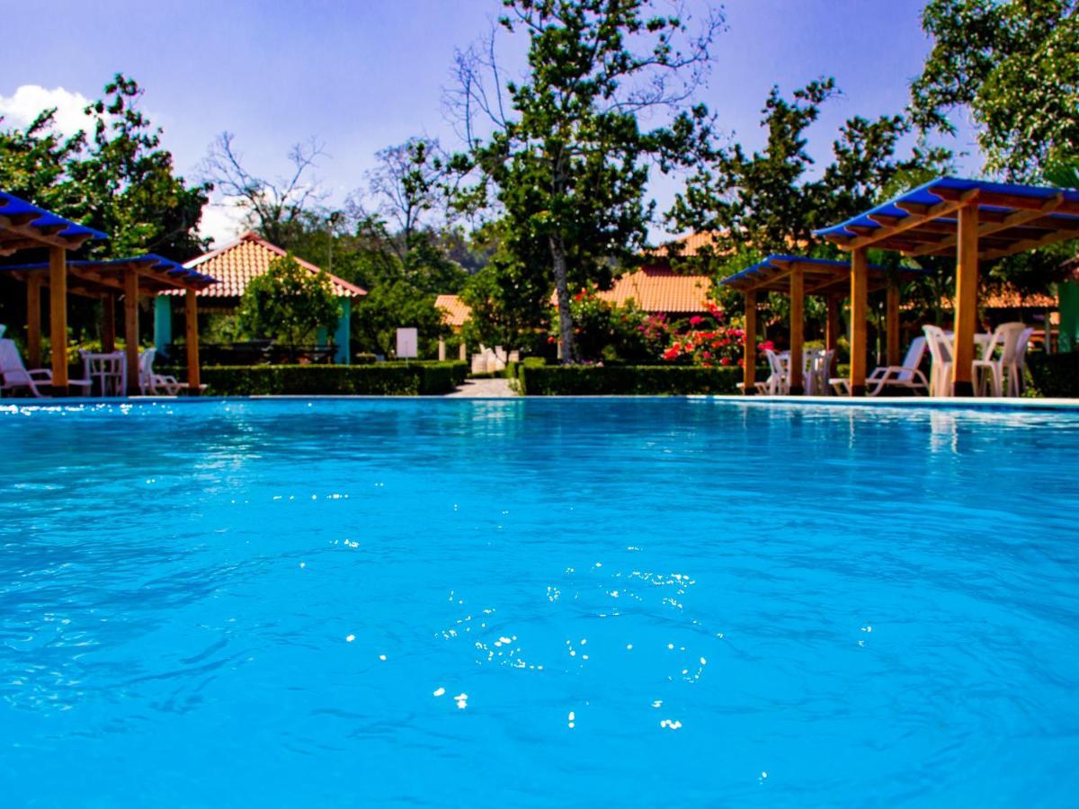 Deluxe Suites Guacamayos - Eco-Lodge & Swimming Pool Bonao Exterior photo